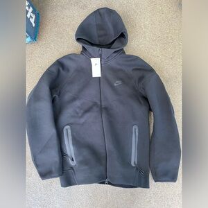 Men’s large black Nike tech